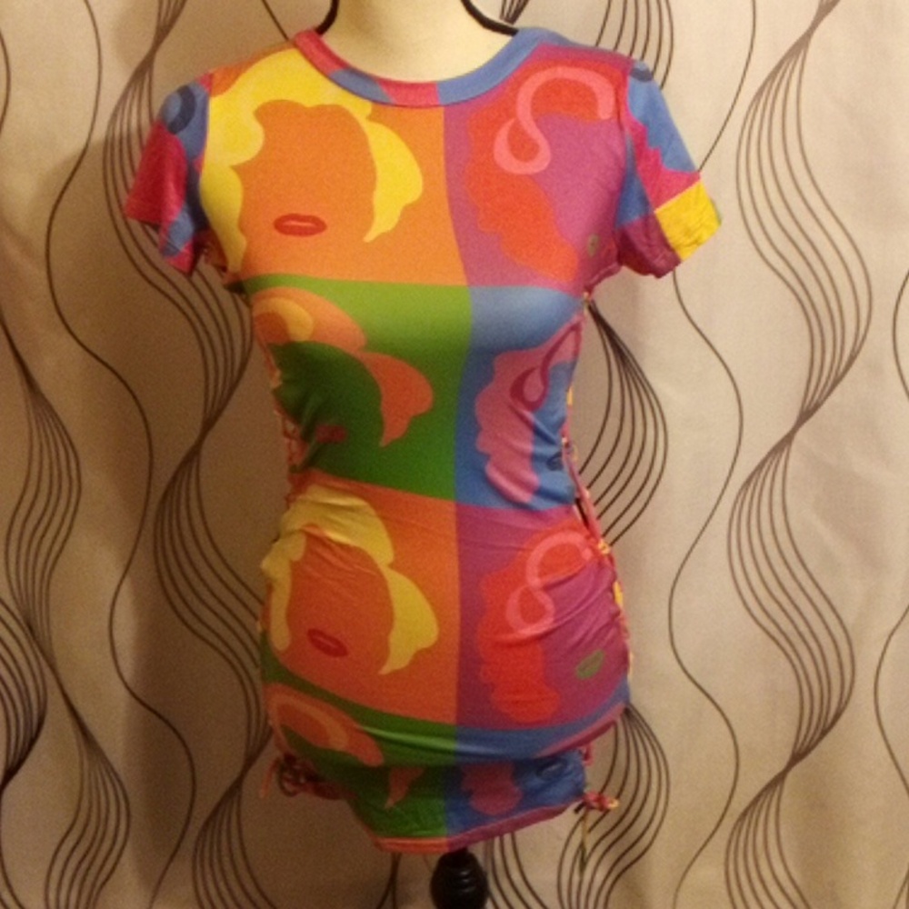 FACE LOVE HIGHLIGHT DRESS SIZE SMALL